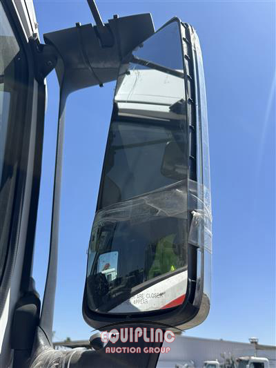 2016 Volvo VNL 6X4 T/A SLEEPER TRUCK TRAC