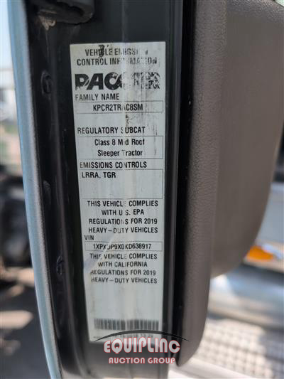 2019 Peterbilt 389 6x4 T/A SLEEPER TRUCK TRAC