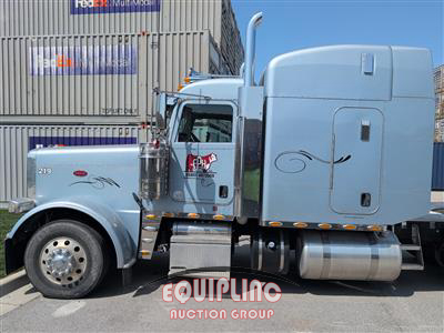 2019 Peterbilt 389 6x4 T/A SLEEPER TRUCK TRAC