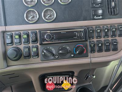 2019 Peterbilt 389 6x4 T/A SLEEPER TRUCK TRAC