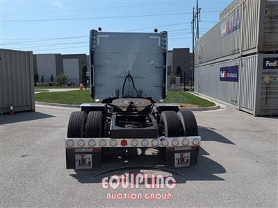 2019 Peterbilt 389 6x4 T/A SLEEPER TRUCK TRAC