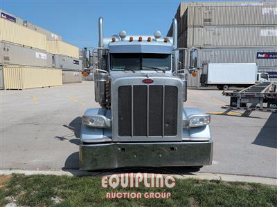 2019 Peterbilt 389 6x4 T/A SLEEPER TRUCK TRAC
