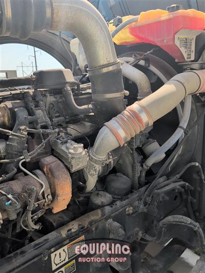 2019 Peterbilt 389 6x4 T/A SLEEPER TRUCK TRAC