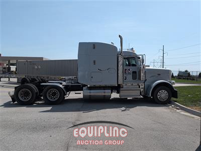 2019 Peterbilt 389 6x4 T/A SLEEPER TRUCK TRAC