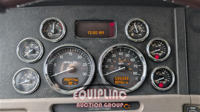 2019 Peterbilt 389 6x4 T/A SLEEPER TRUCK TRAC