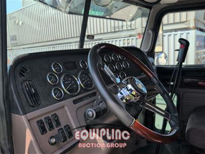 2019 Peterbilt 389 6x4 T/A SLEEPER TRUCK TRAC