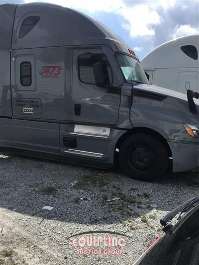2021 Freightliner CASCADIA 6X4 T/A SLEEPER TRUCK