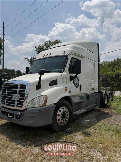 2018 Freightliner CASCADIA 6X4 CA113SLP T/A MID 