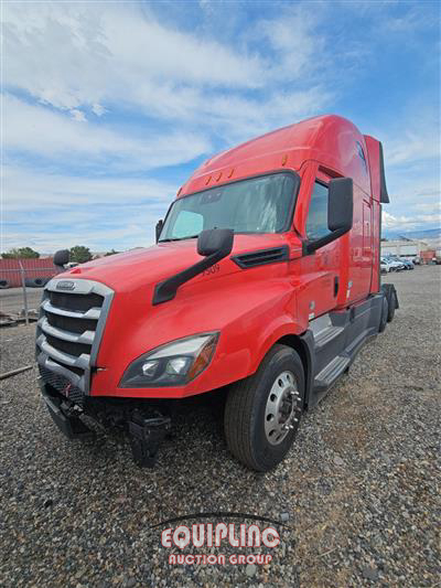 2021 Freightliner CASCADIA 6X4 T/A SLEEPER TRUCK