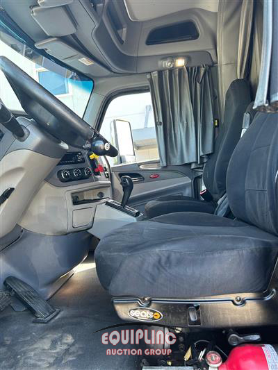 2016 Peterbilt 579 SLEEPER TRUCK