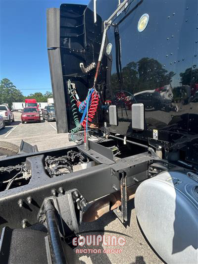 2016 Peterbilt 579 SLEEPER TRUCK