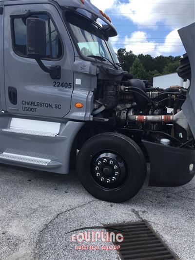 2016 Freightliner CASCADIA 6X4 T/A DAY CAB TRUCK