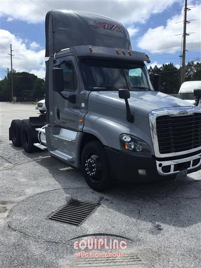 2016 Freightliner CASCADIA 6X4 T/A DAY CAB TRUCK