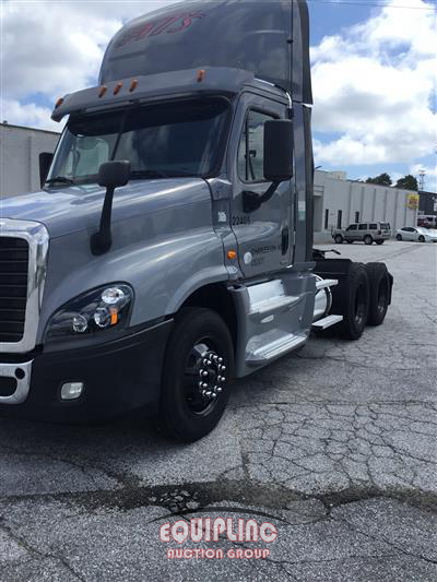 2016 Freightliner CASCADIA 6X4 T/A DAY CAB TRUCK