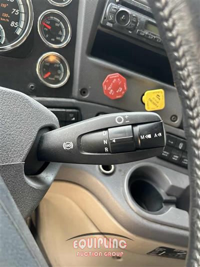 2016 Freightliner CASCADIA 6X4 T/A DAY CAB TRUCK