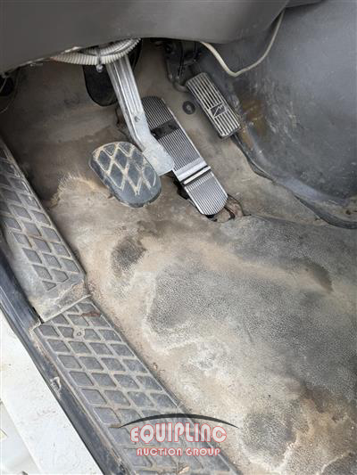 2003 Sterling L9500 SERIES TRI/A DUMP TRUCK