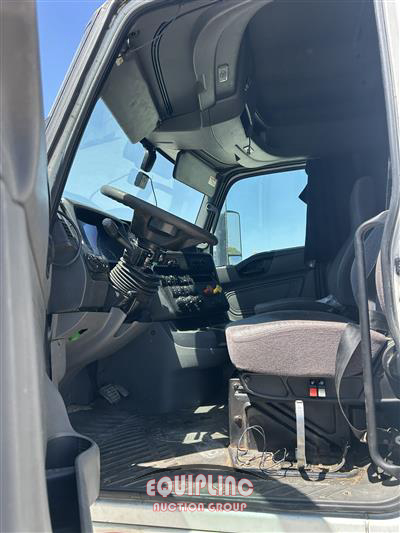 2020 International LT625 6X4 T/A SLEEPER TRUCK TR