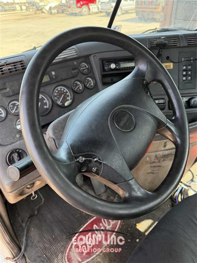 2012 Freightliner CASCADIA 4X2 S/A DAY CAB TRUCK