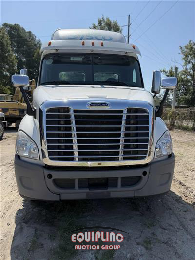 2012 Freightliner CASCADIA 4X2 S/A DAY CAB TRUCK
