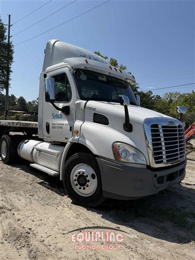 2012 Freightliner CASCADIA 4X2 S/A DAY CAB TRUCK