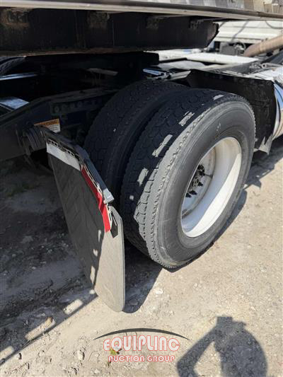 2012 Freightliner CASCADIA 4X2 S/A DAY CAB TRUCK