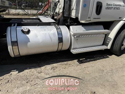 2012 Freightliner CASCADIA 4X2 S/A DAY CAB TRUCK