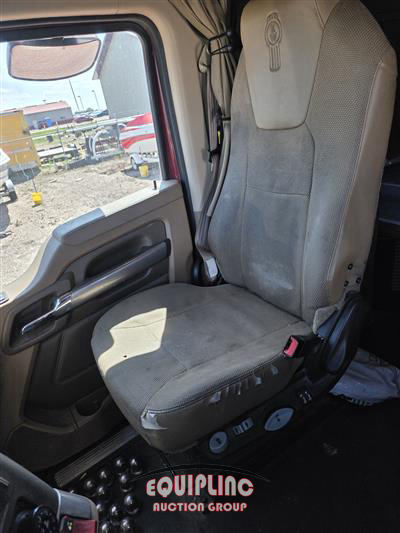 2019 Kenworth T680 6X4 T/A SLEEPER TRUCK TRA