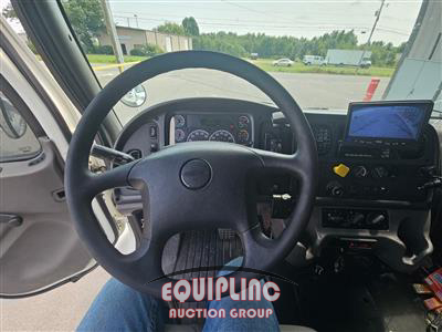 2017 Freightliner M2 106 4X2 26FT BOX TRUCK