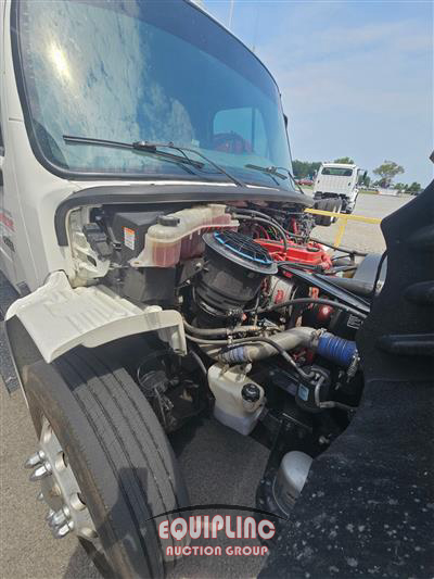 2017 Freightliner M2 106 4X2 26FT BOX TRUCK