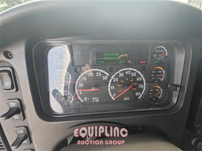 2017 Freightliner M2 106 4X2 26FT BOX TRUCK