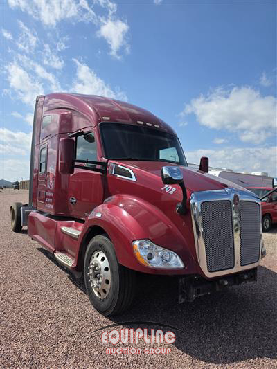 2019 Kenworth T680 6X4 T/A SLEEPER TRUCK TRA
