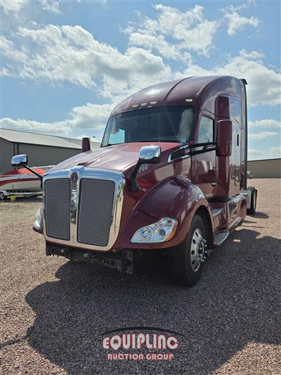 2019 Kenworth T680 6X4 T/A SLEEPER TRUCK TRA