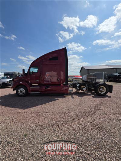 2019 Kenworth T680 6X4 T/A SLEEPER TRUCK TRA