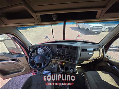 2019 Kenworth T680 6X4 T/A SLEEPER TRUCK TRA