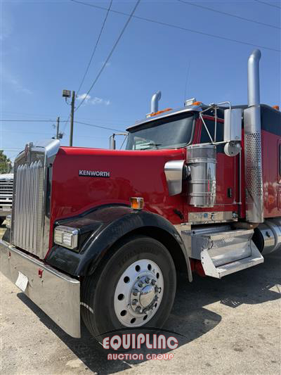 2013 Kenworth W900 6X4 T/A WRECKER