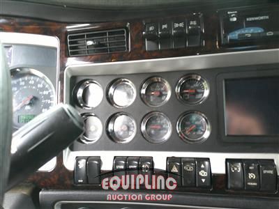 2016 Kenworth T660 6X4 T/A SLEEPER TRUCK TRA