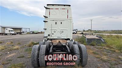 2020 Freightliner CASCADIA 6X4 T/A SLEEPER TRUCK