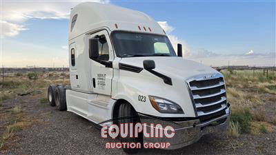 2020 Freightliner CASCADIA 6X4 T/A SLEEPER TRUCK