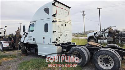 2020 Freightliner CASCADIA 6X4 T/A SLEEPER TRUCK
