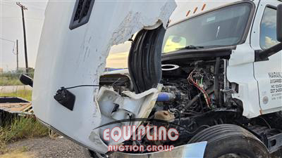 2020 Freightliner CASCADIA 6X4 T/A SLEEPER TRUCK