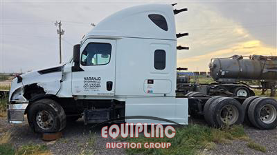 2020 Freightliner CASCADIA 6X4 T/A SLEEPER TRUCK
