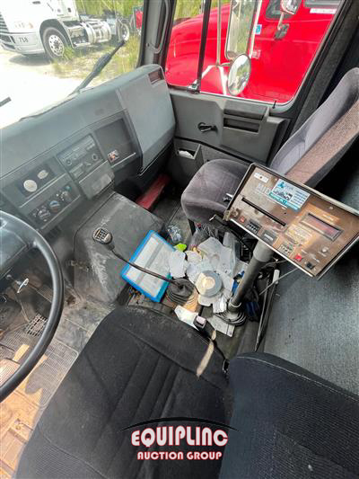 1992 International 4900 FUEL TRUCK