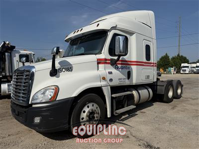 2017 Freightliner CASCADIA 6X4 T/A SLEEPER TRUCK