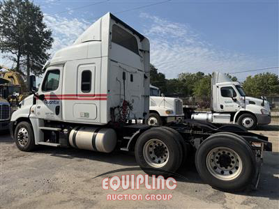 2017 Freightliner CASCADIA 6X4 T/A SLEEPER TRUCK