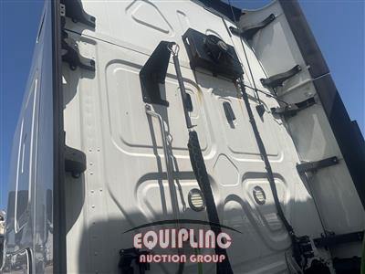 2020 Freightliner CASCADIA