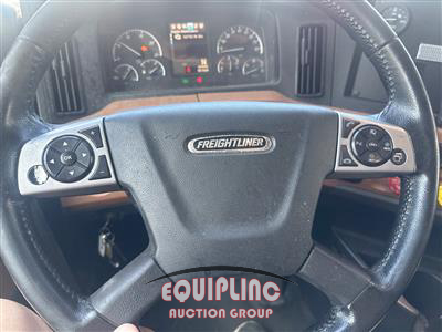 2020 Freightliner CASCADIA