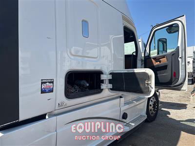 2020 Freightliner CASCADIA