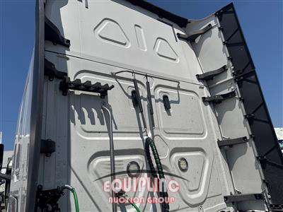 2020 Freightliner CASCADIA