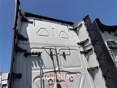 2020 Freightliner CASCADIA