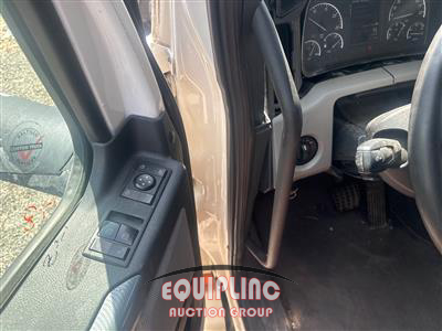 2021 Freightliner CASCADIA 126 6X4 T/A SLEEPER T